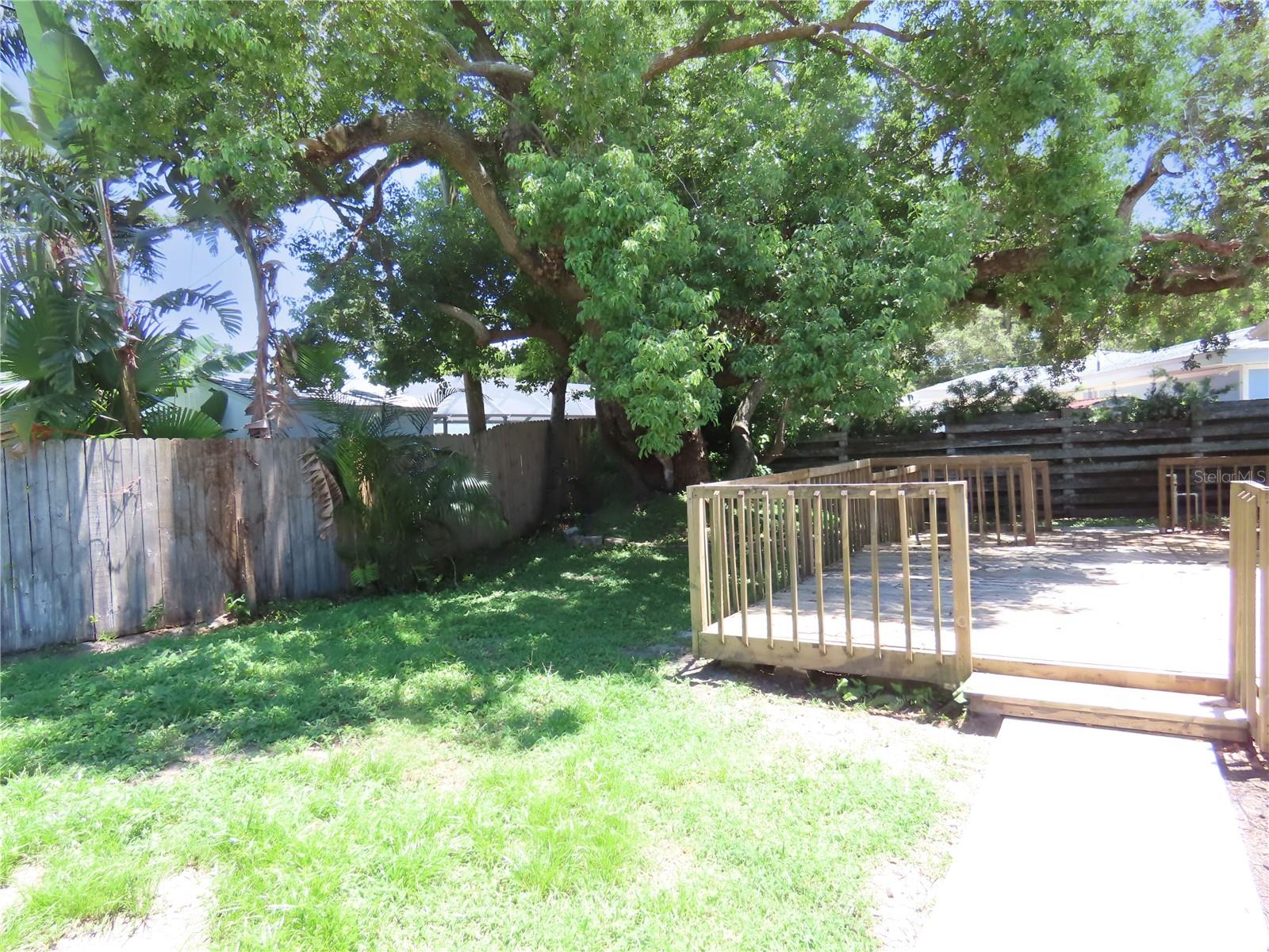 Image 7 of 32 For 1495 Lakeside Drive