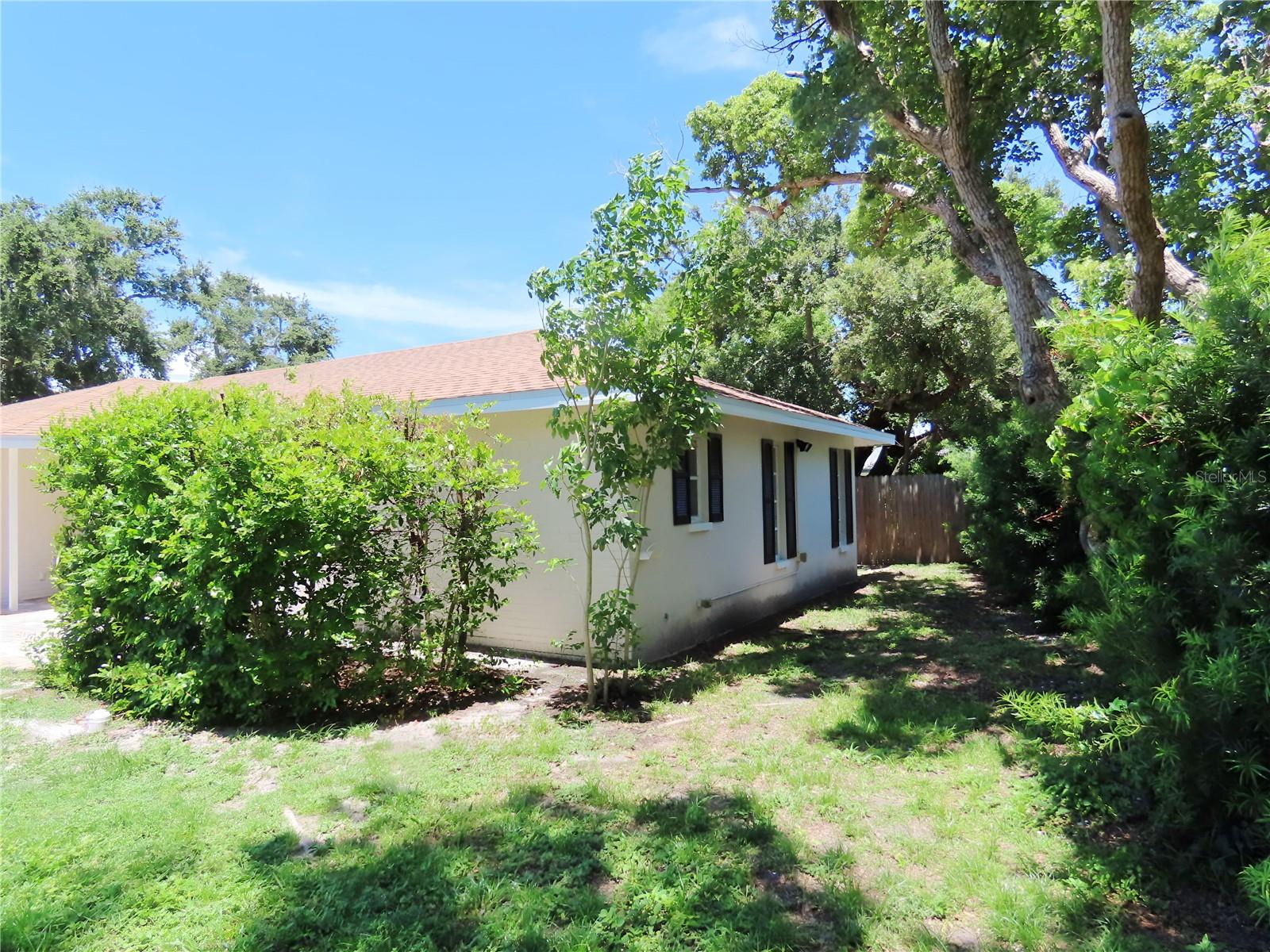 Image 8 of 32 For 1495 Lakeside Drive