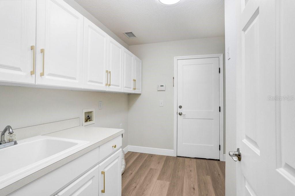 Image 21 of 29 For 14826 Heronglen Drive
