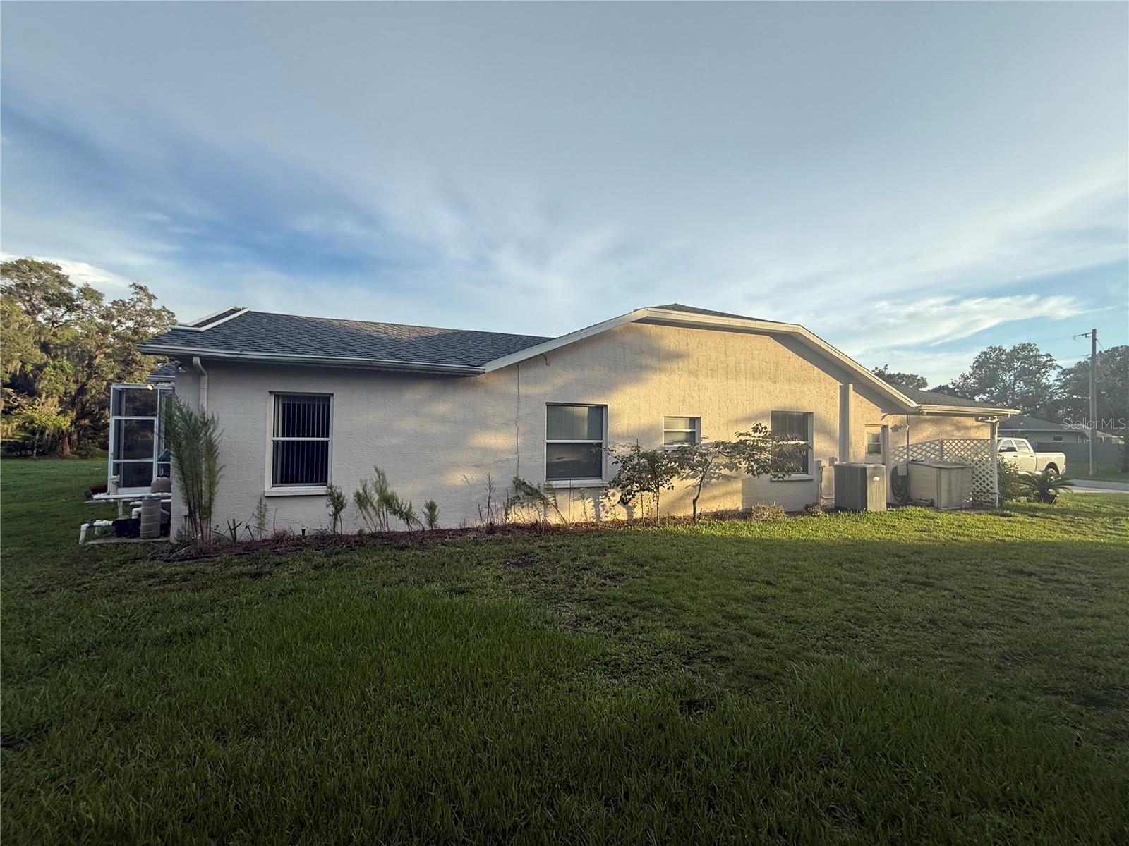 Image 69 of 72 For 1492 Findlay Avenue