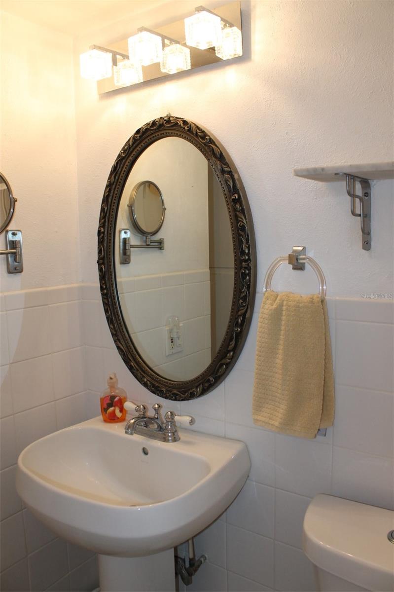 Image 28 of 38 For 4071 55th Way N 1048