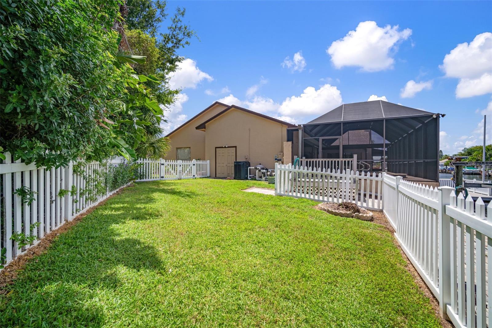 Image 14 of 94 For 6124 Galleon Way