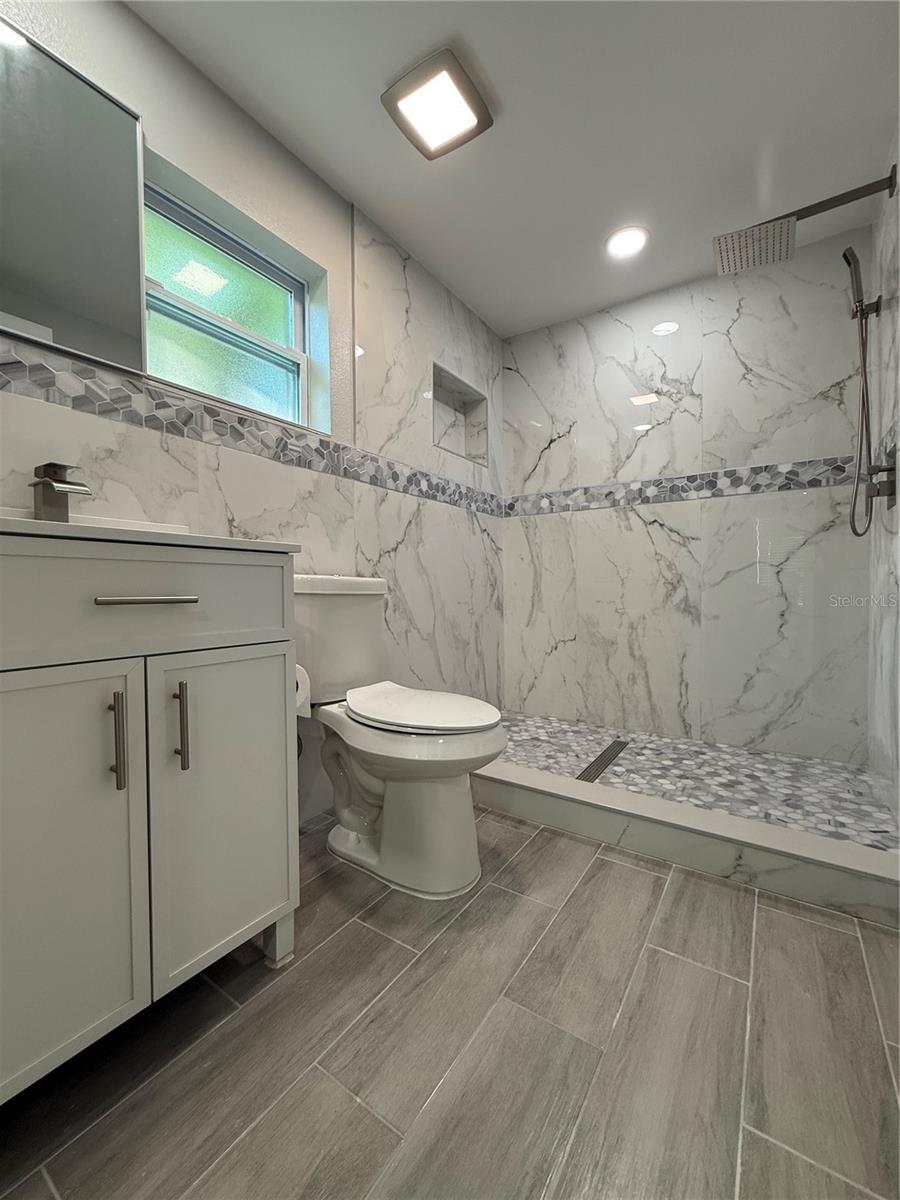 Image 11 of 29 For 7213 Country Club Drive