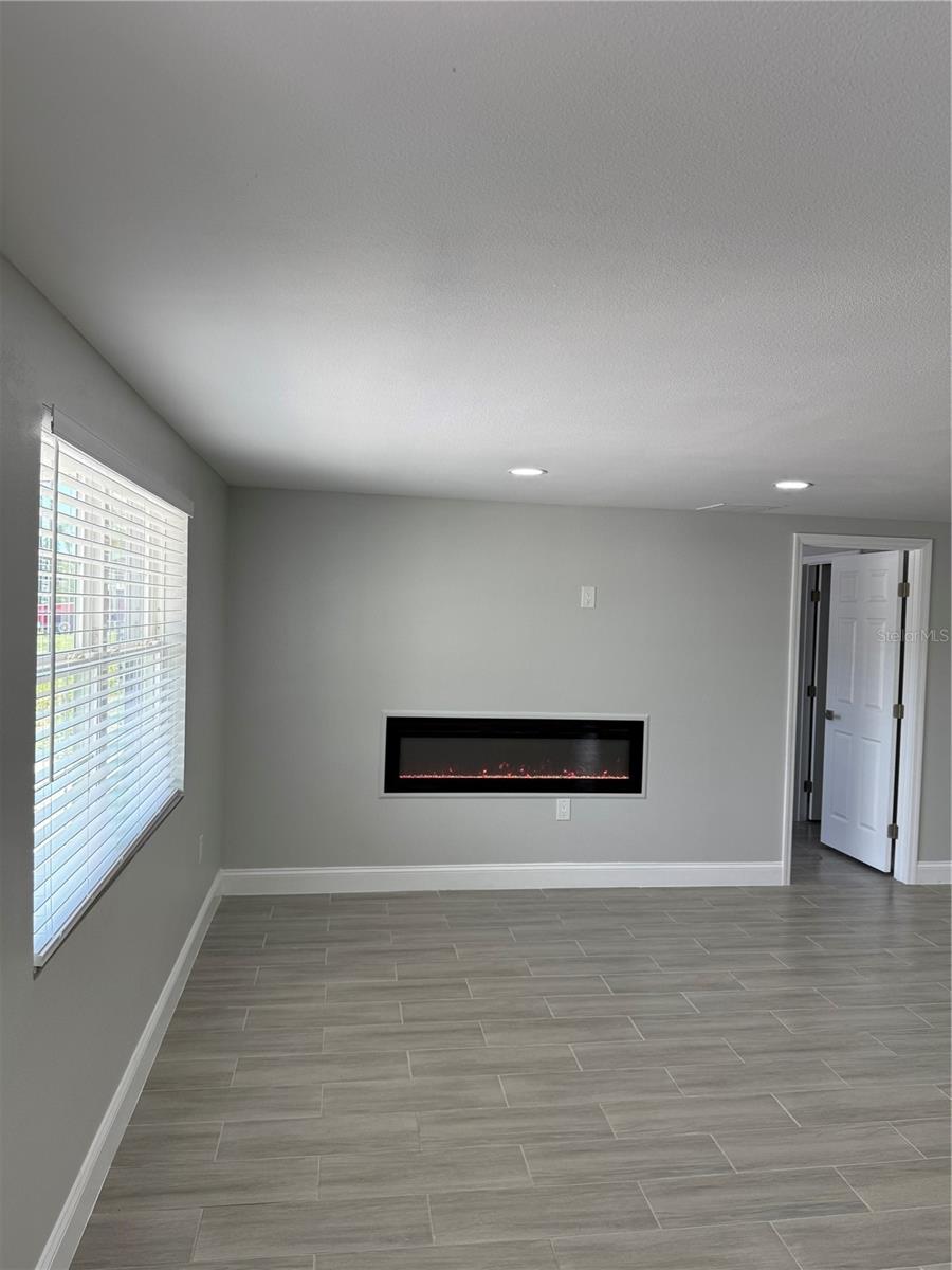 Image 8 of 29 For 7213 Country Club Drive