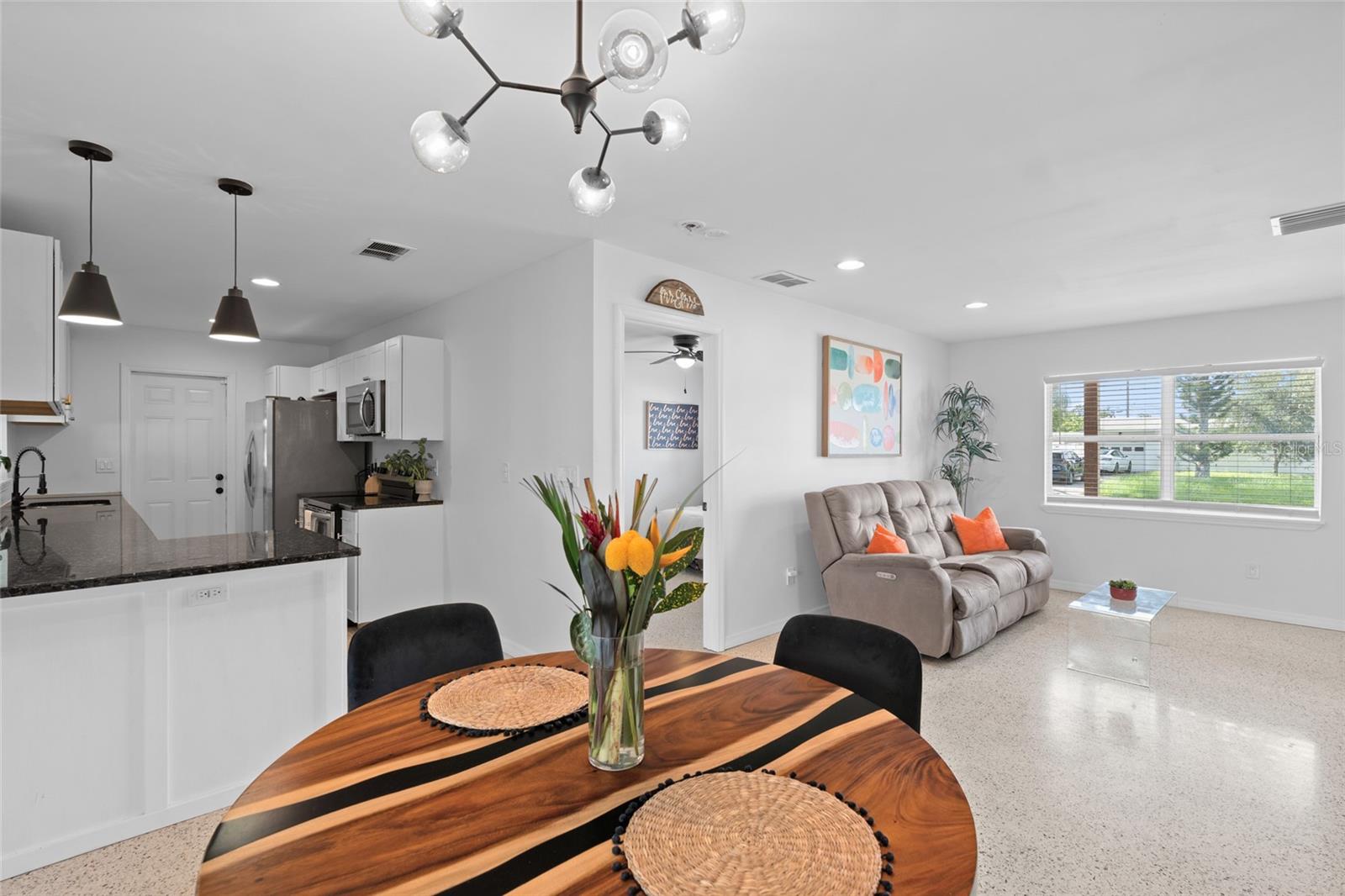 Listing photo id 1 for 1540 79th Avenue N