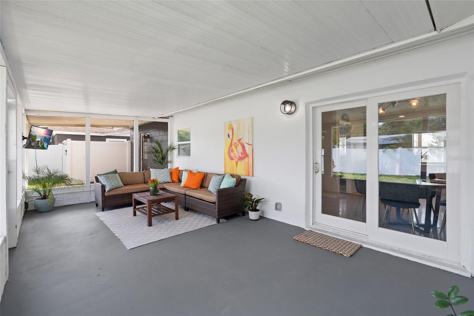 Listing photo id 6 for 1540 79th Avenue N