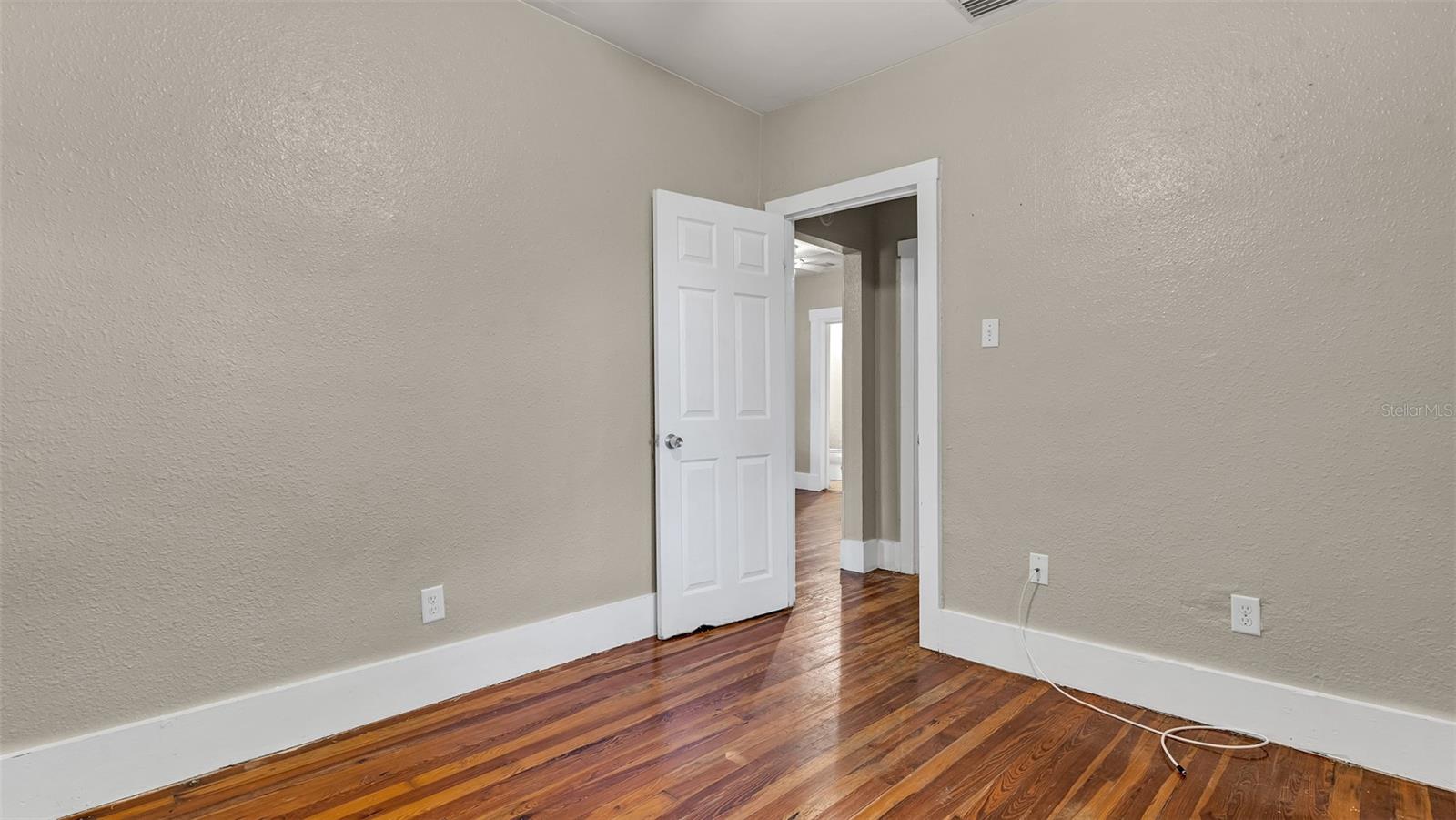 Image 12 of 22 For 4736 20th Street N