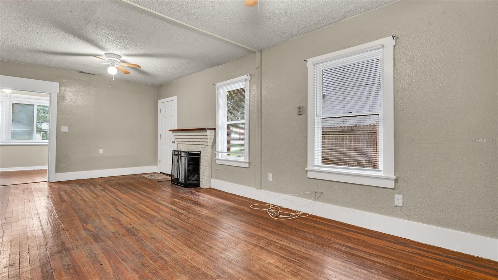 Image 6 of 22 For 4736 20th Street N