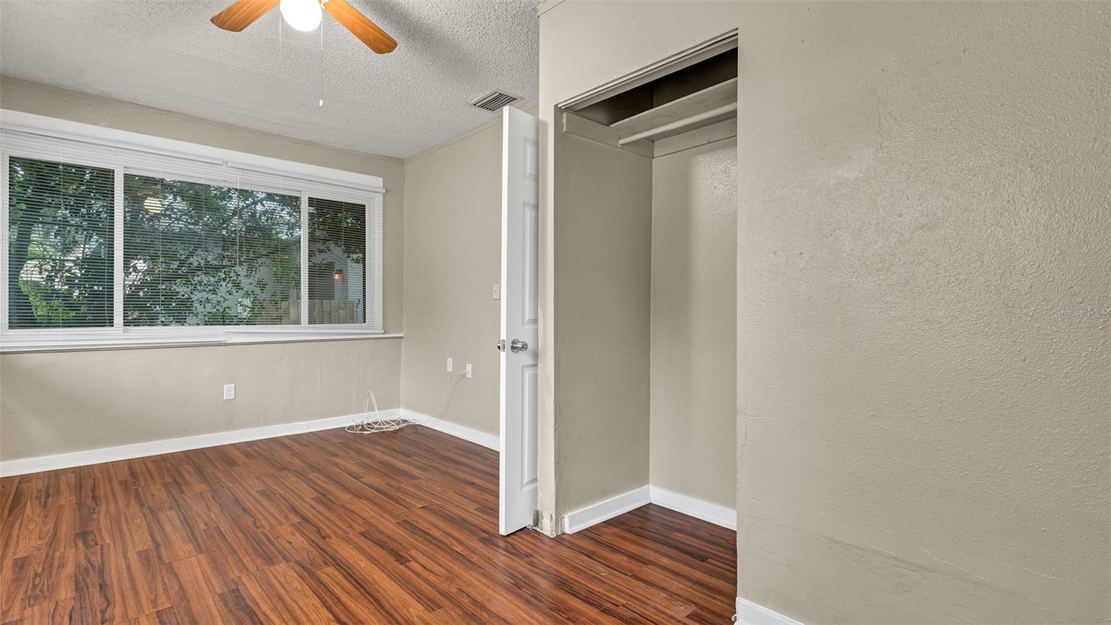 Image 9 of 22 For 4736 20th Street N