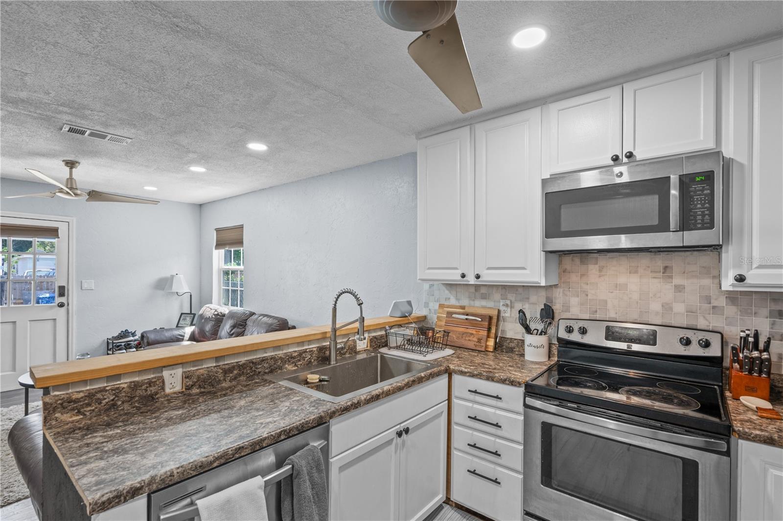 Image 5 of 18 For 2850 38th Avenue N