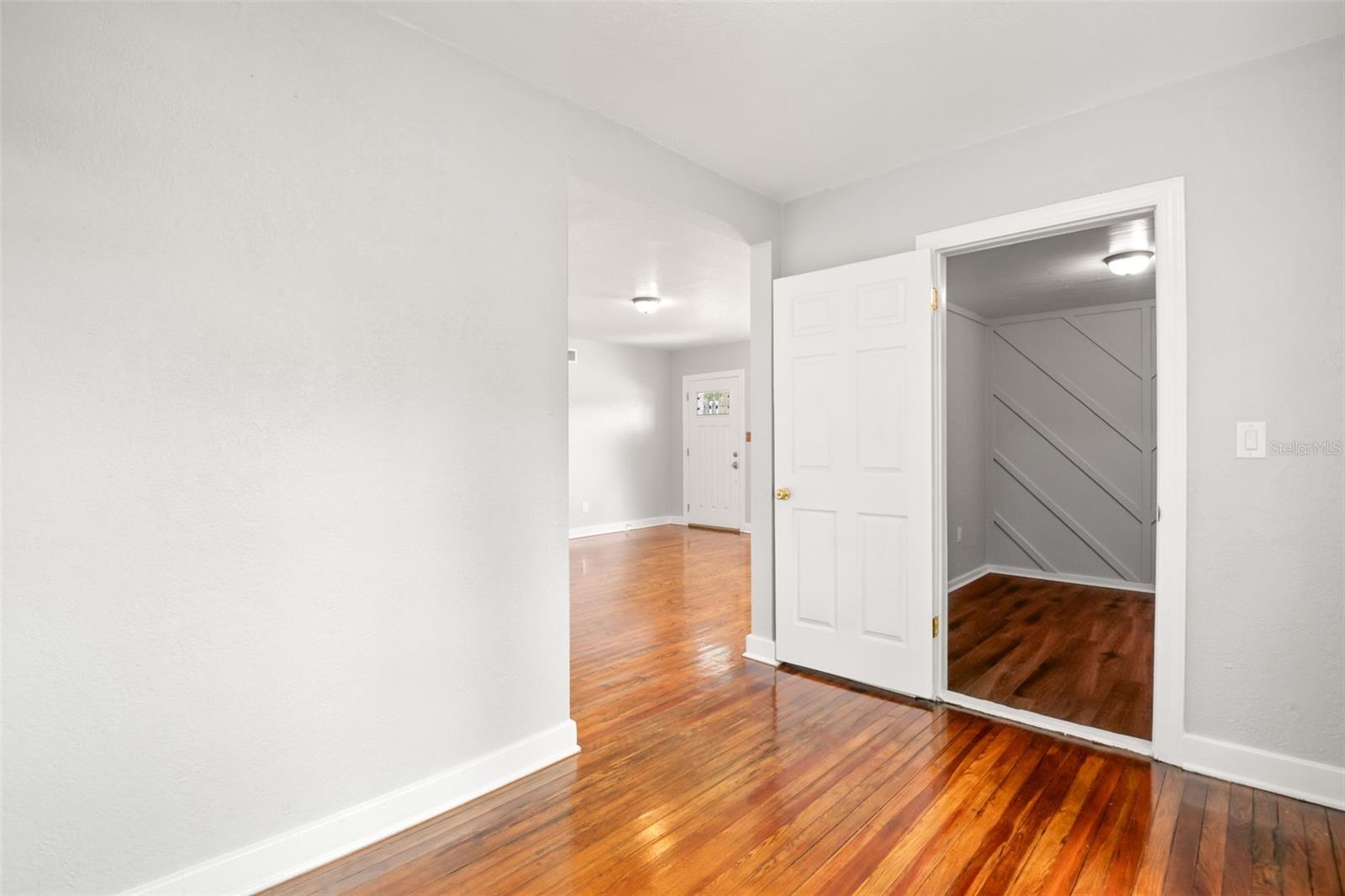 Image 11 of 35 For 1141 Drew Street