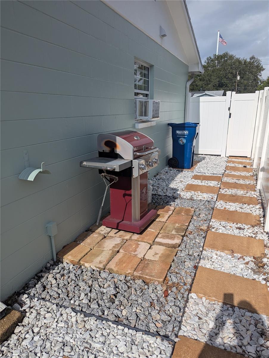 Image 32 of 40 For 9353 110th Street