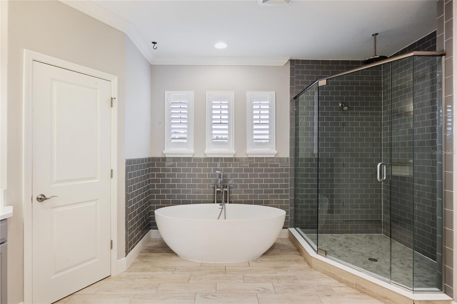 Image 14 of 41 For 1029 Sonesta Avenue