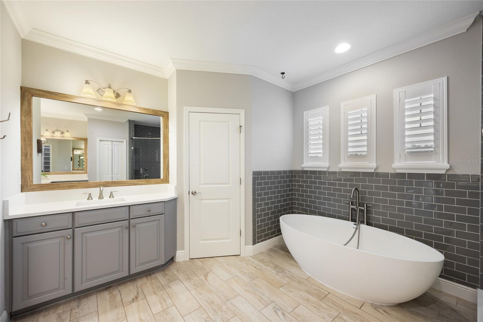 Image 16 of 41 For 1029 Sonesta Avenue