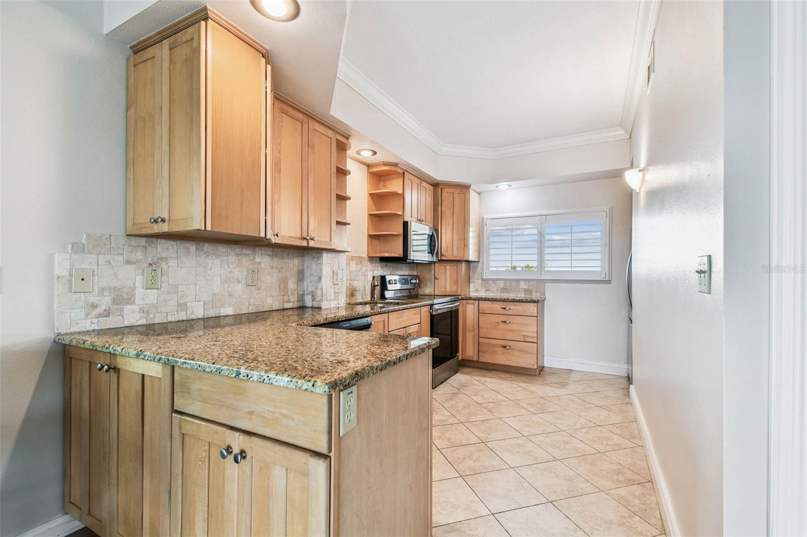 Listing photo id 8 for 363 Pinellas Bayway S 54