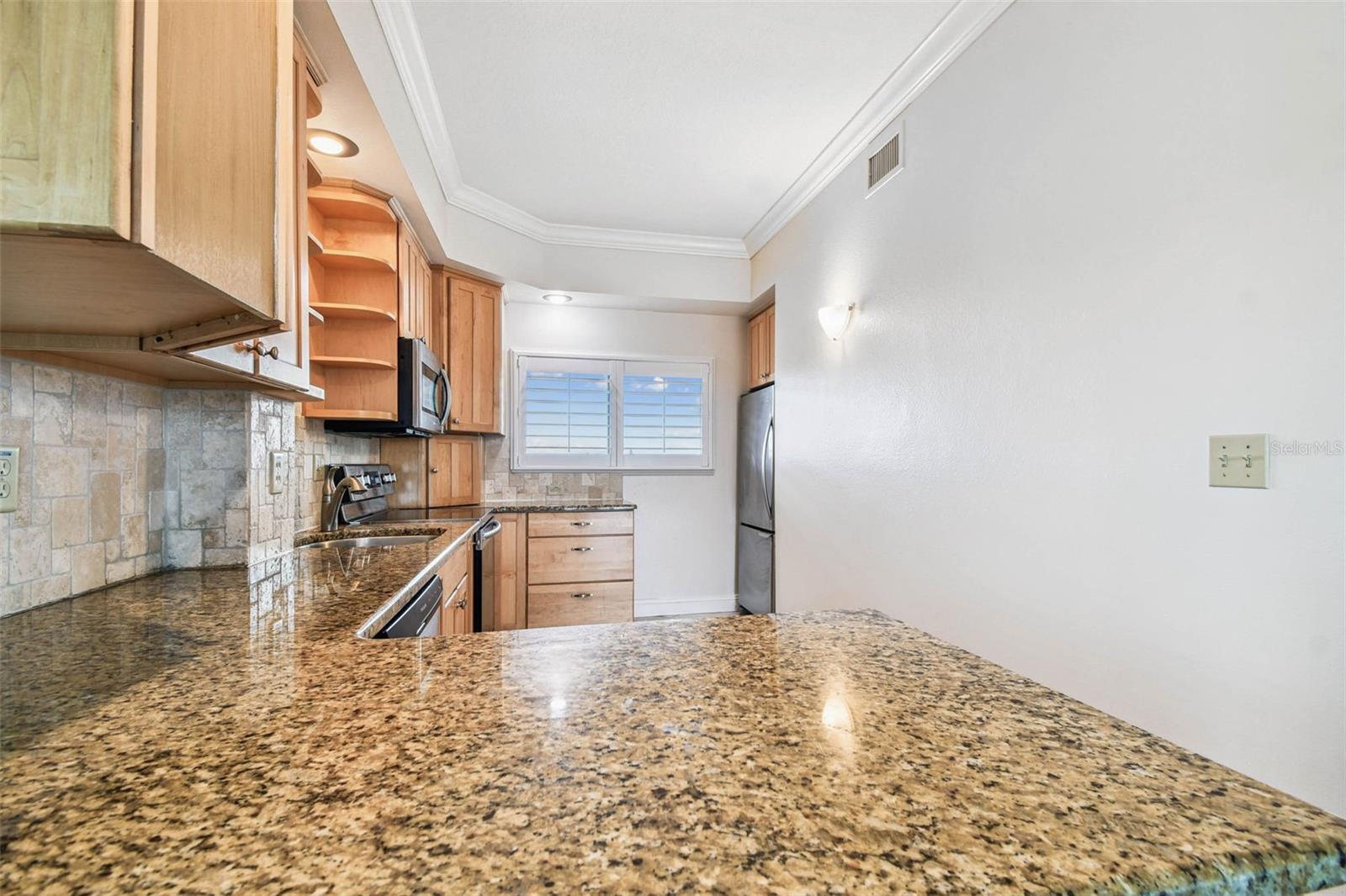 Listing photo id 9 for 363 Pinellas Bayway S 54