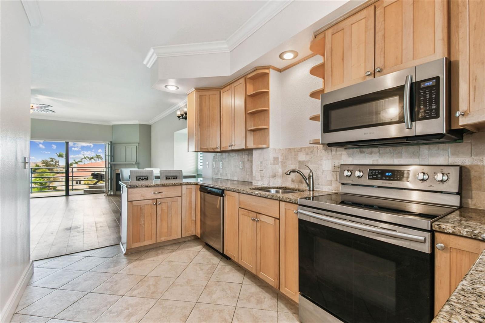 Listing photo id 10 for 363 Pinellas Bayway S 54