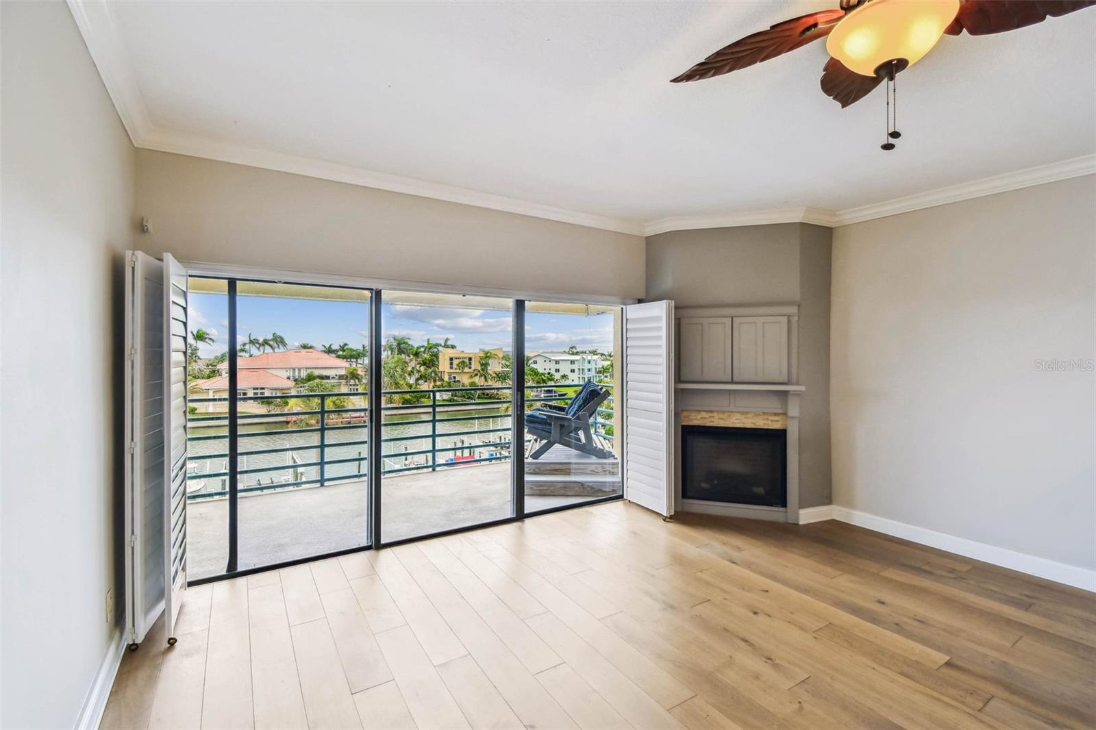 Listing photo id 12 for 363 Pinellas Bayway S 54