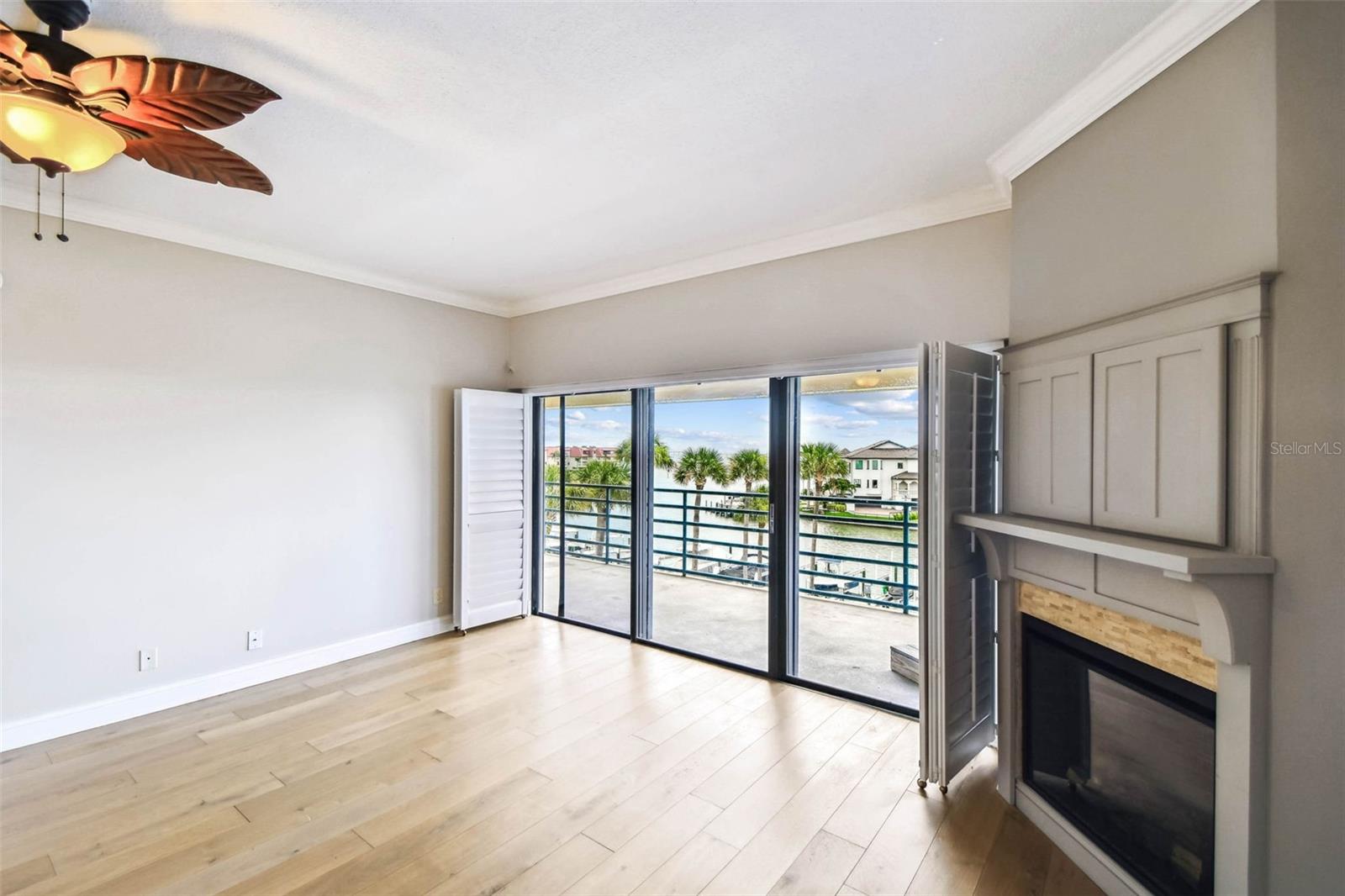 Listing photo id 13 for 363 Pinellas Bayway S 54