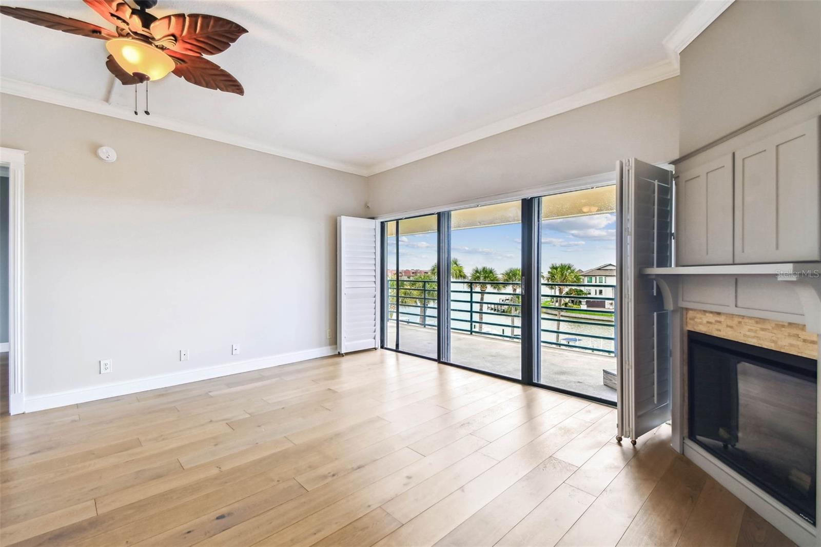 Listing photo id 16 for 363 Pinellas Bayway S 54