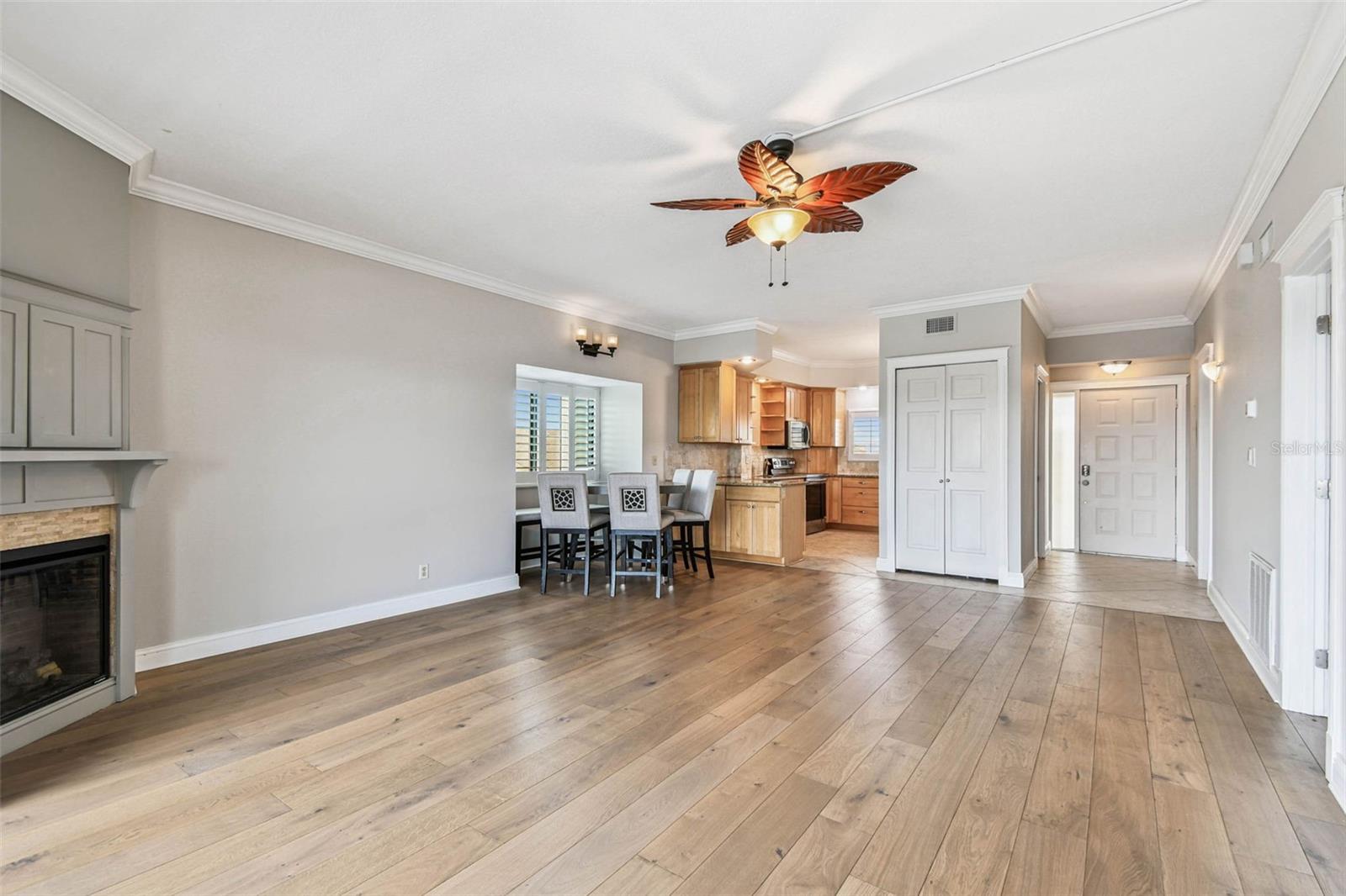 Listing photo id 18 for 363 Pinellas Bayway S 54