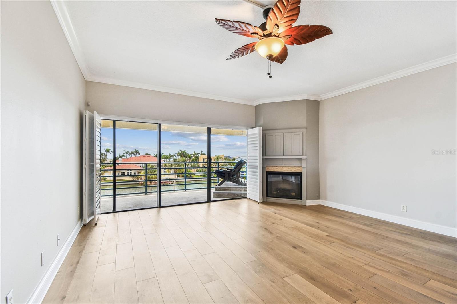 Listing photo id 19 for 363 Pinellas Bayway S 54