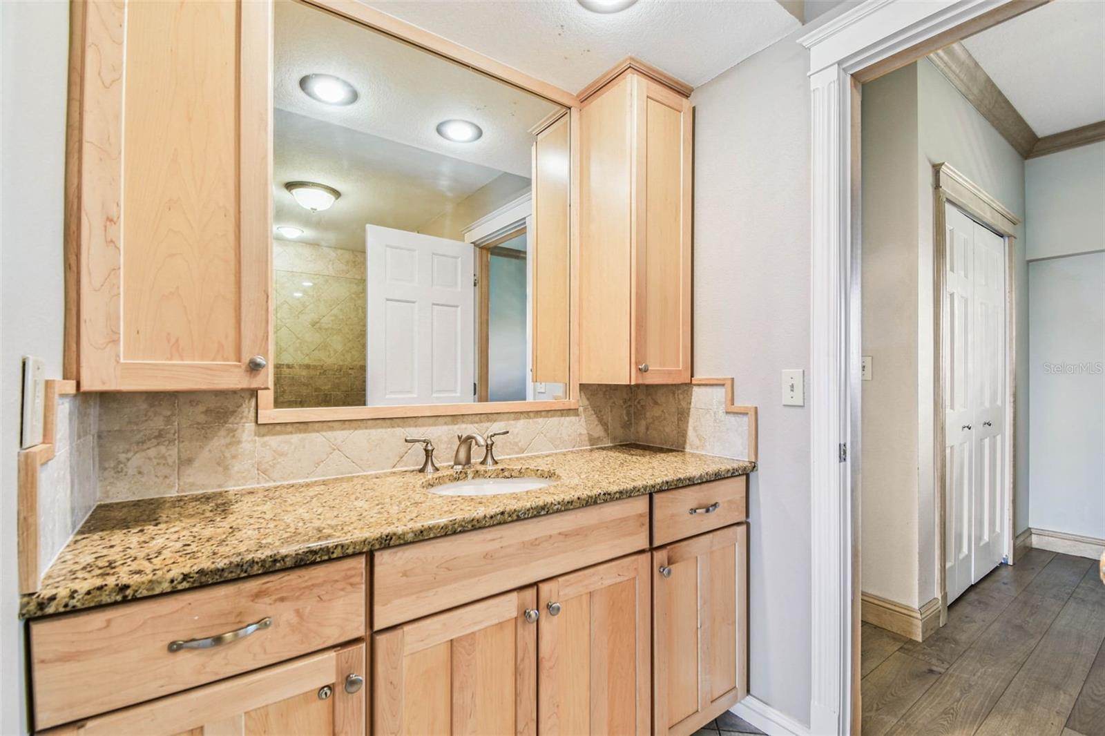 Listing photo id 25 for 363 Pinellas Bayway S 54