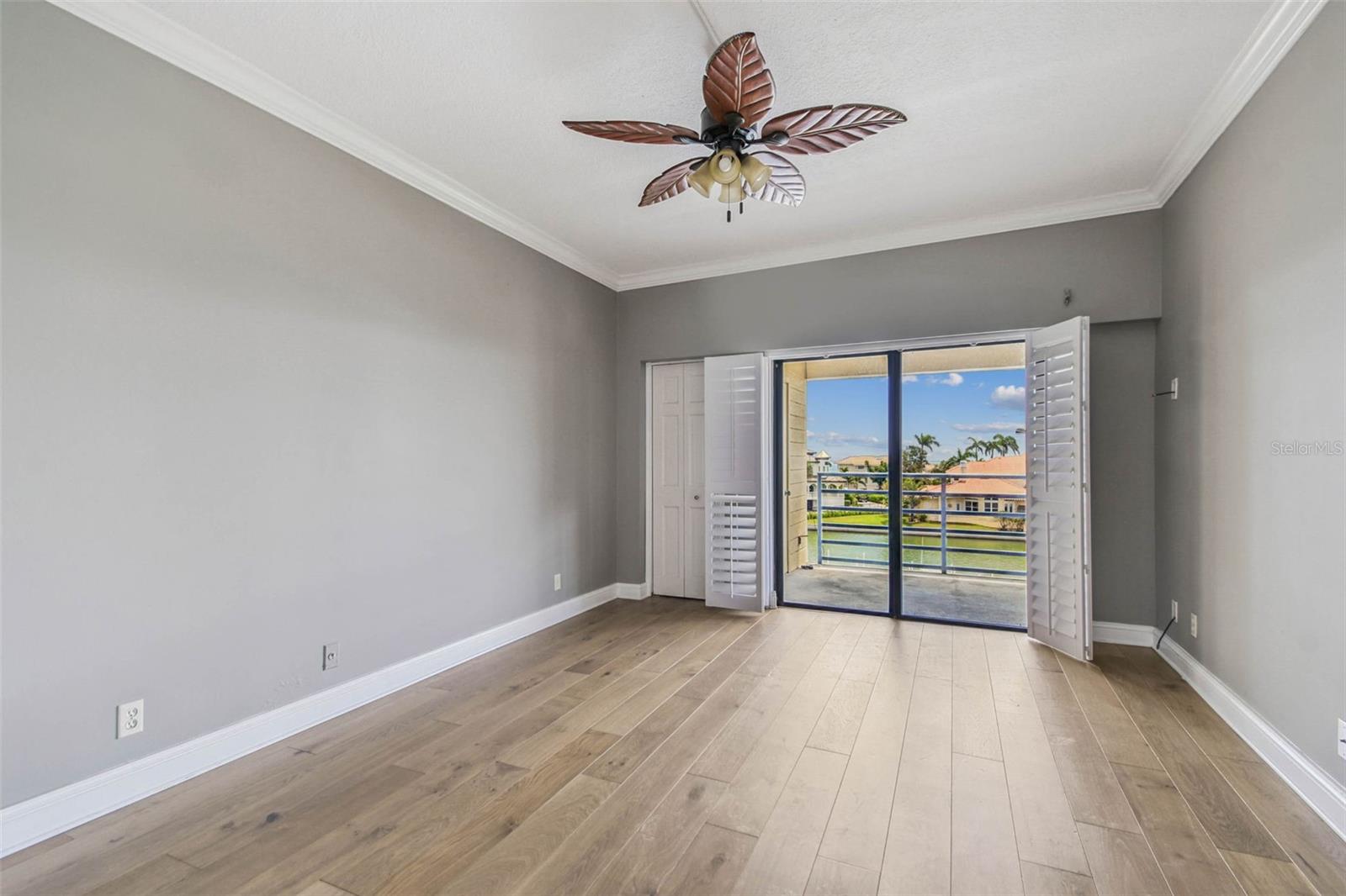 Listing photo id 27 for 363 Pinellas Bayway S 54