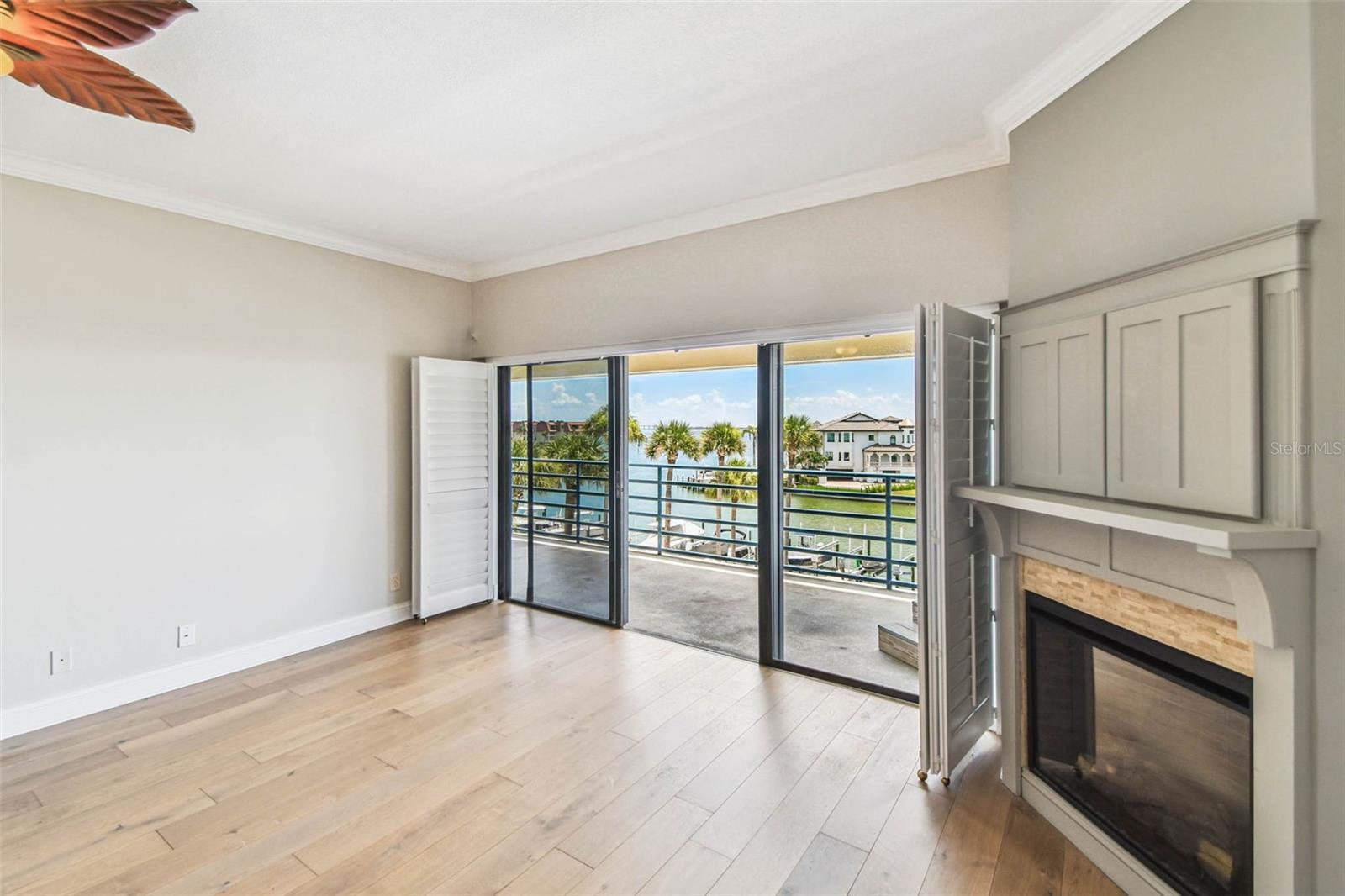 Listing photo id 33 for 363 Pinellas Bayway S 54
