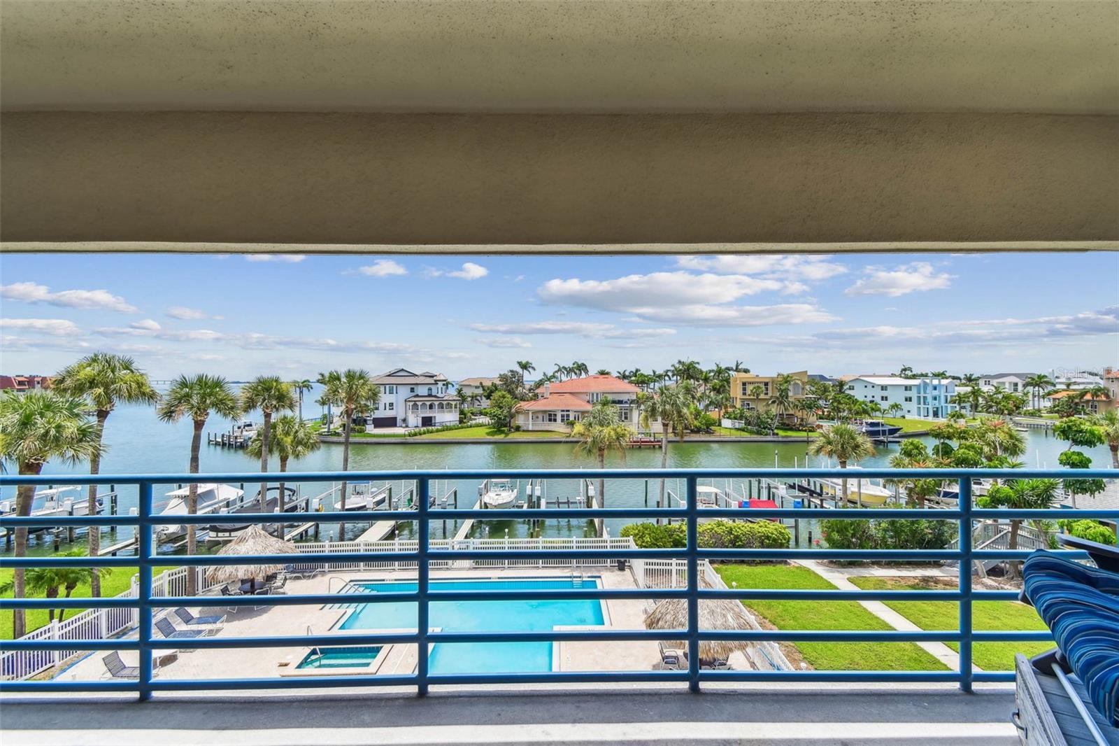 Listing photo id 34 for 363 Pinellas Bayway S 54