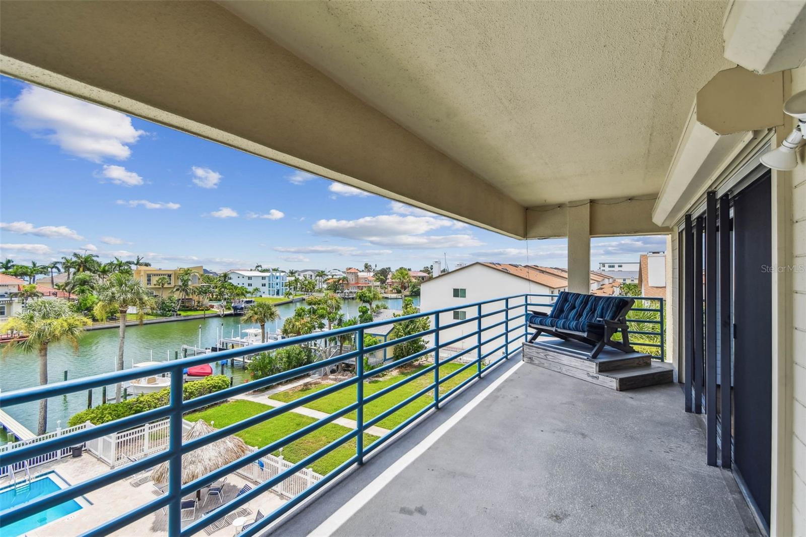Listing photo id 35 for 363 Pinellas Bayway S 54