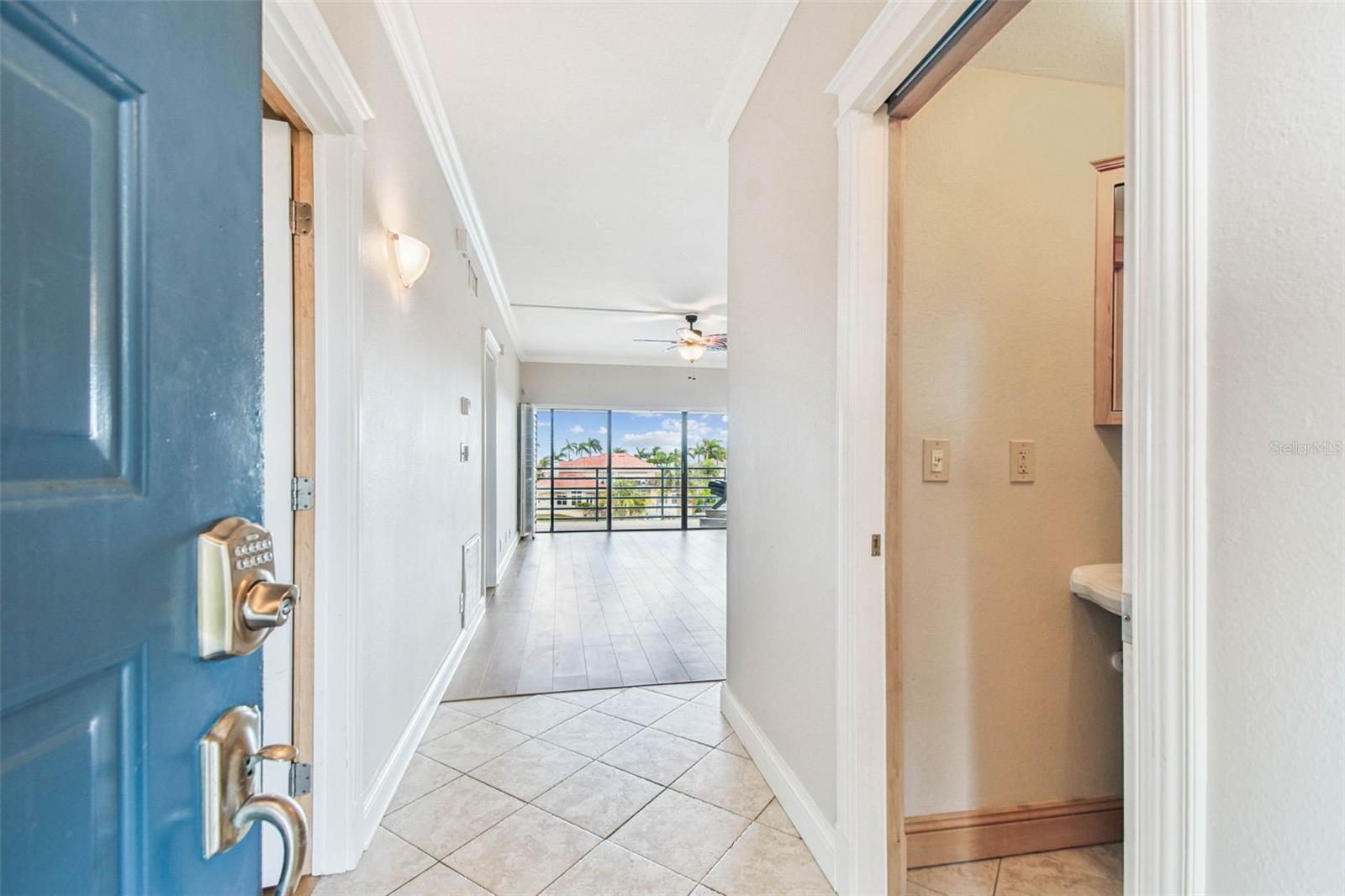 Listing photo id 3 for 363 Pinellas Bayway S 54