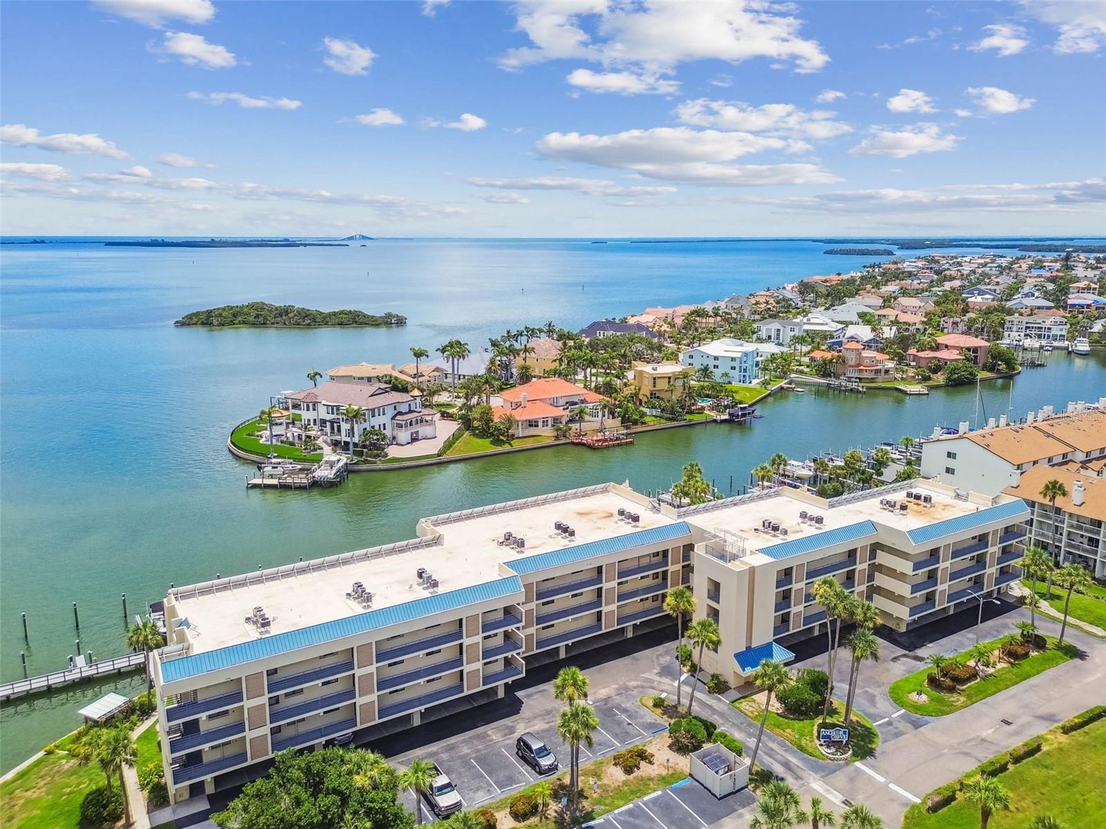 Listing photo id 48 for 363 Pinellas Bayway S 54