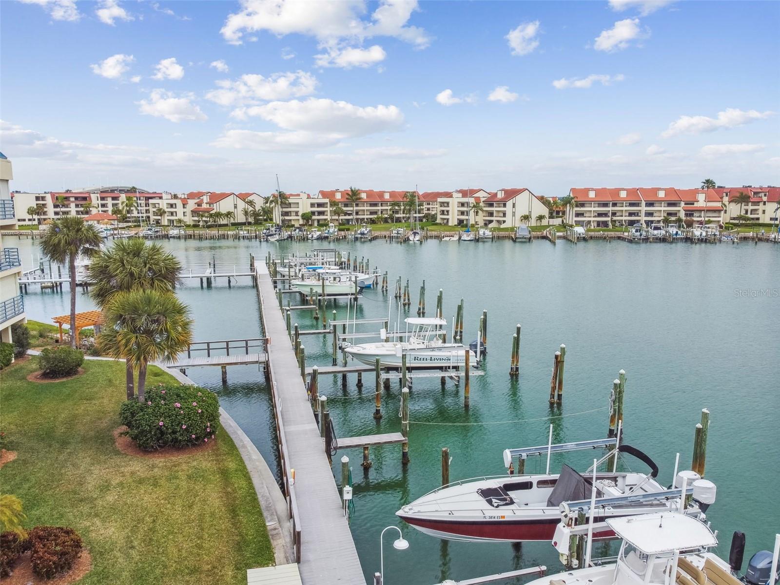 Listing photo id 53 for 363 Pinellas Bayway S 54