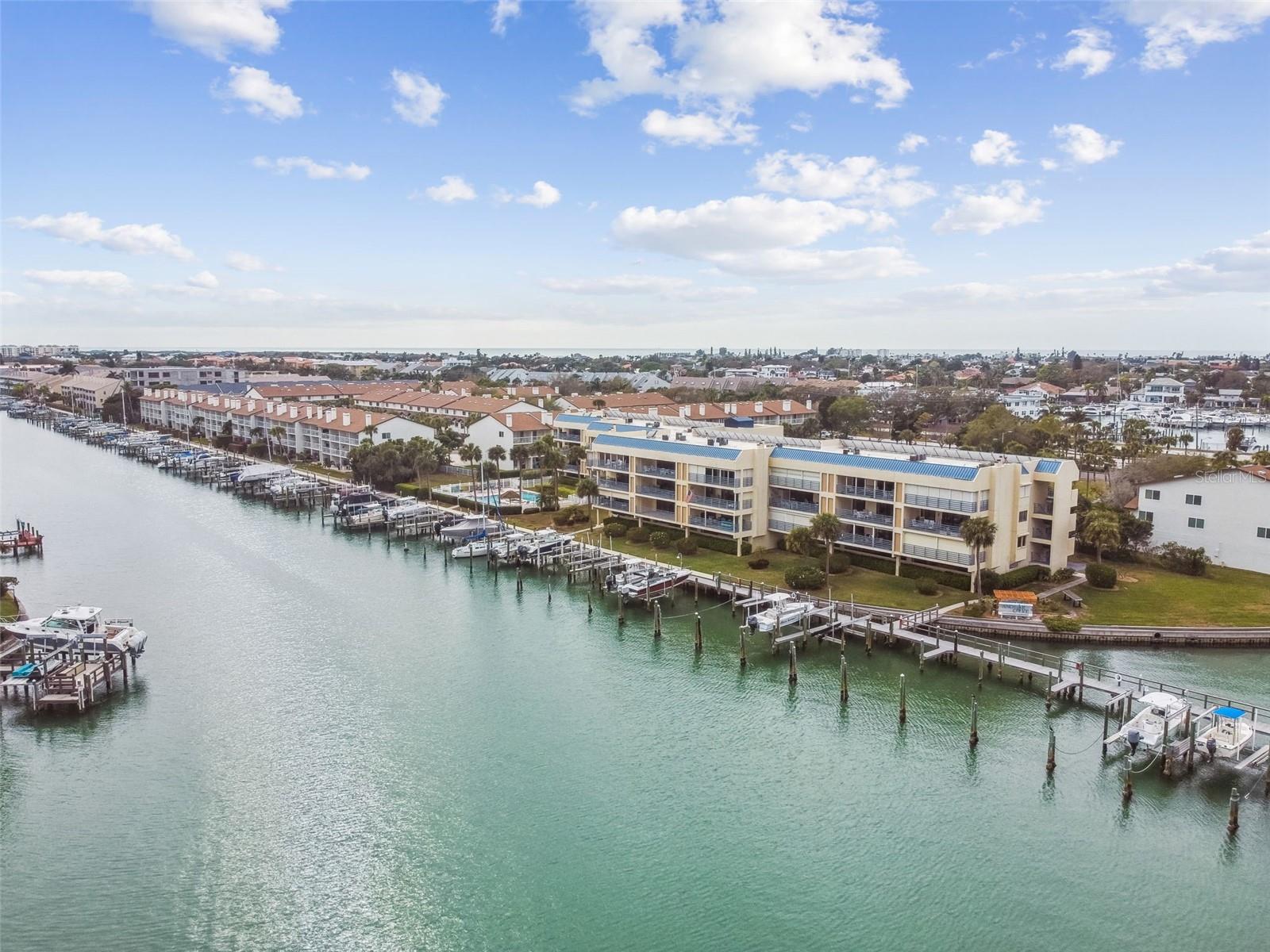 Listing photo id 55 for 363 Pinellas Bayway S 54