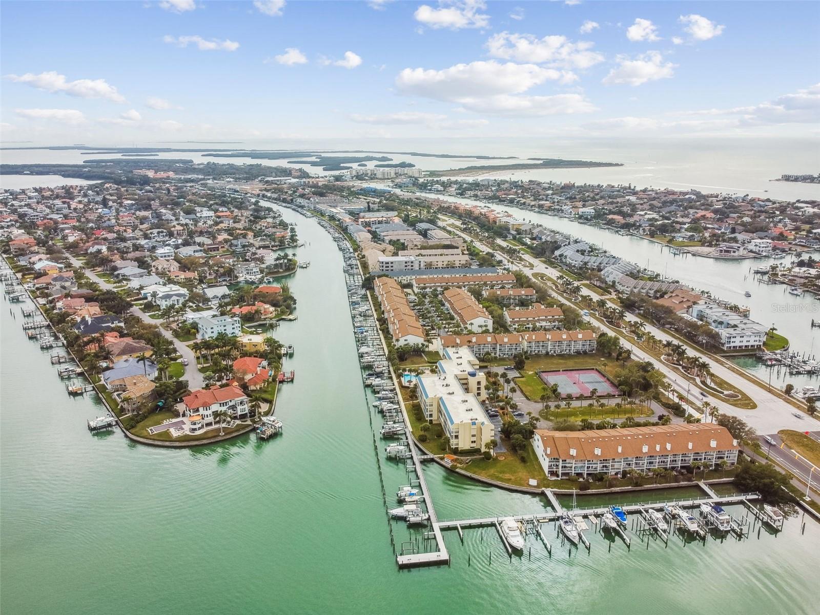 Listing photo id 57 for 363 Pinellas Bayway S 54