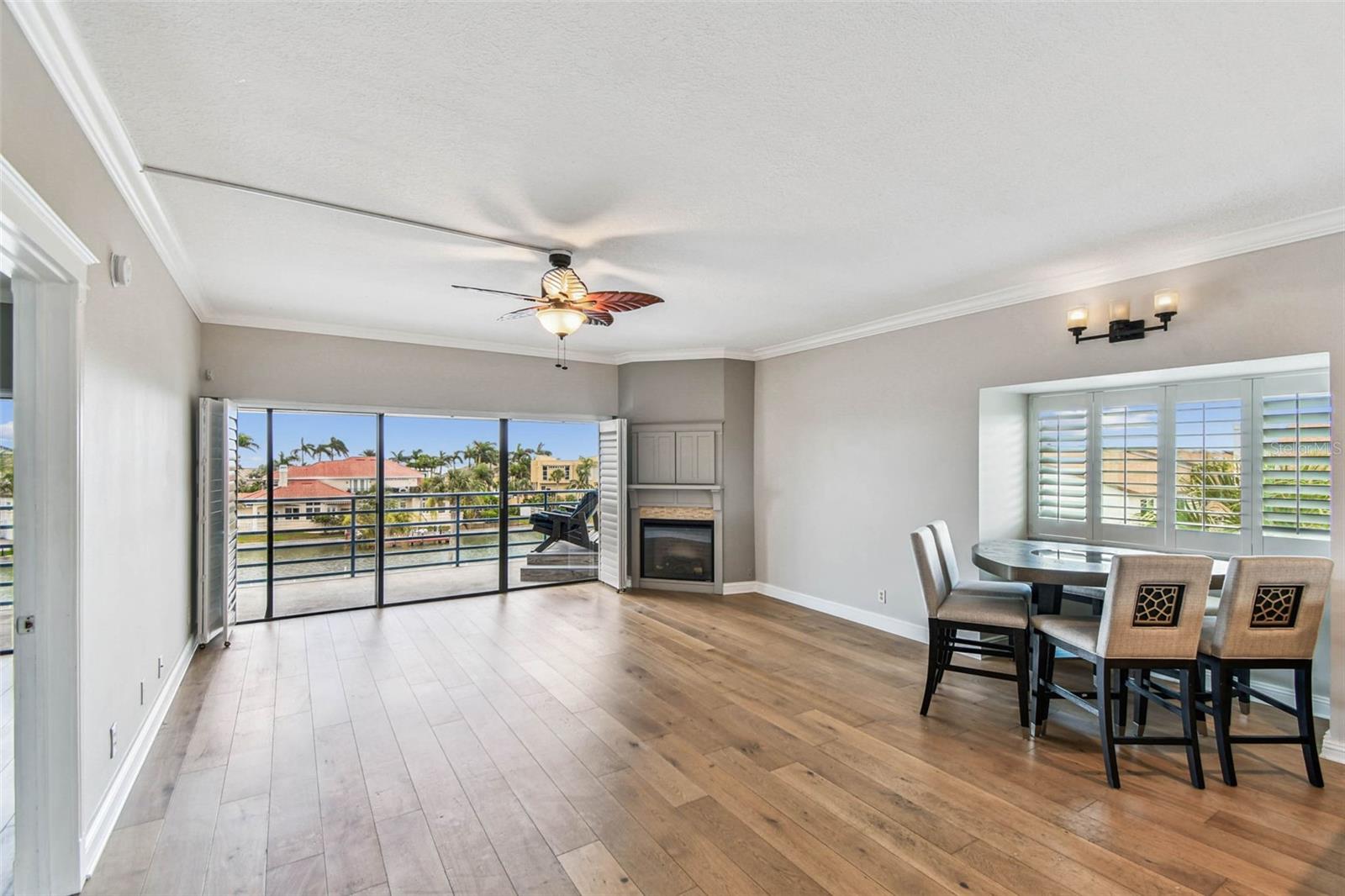 Listing photo id 4 for 363 Pinellas Bayway S 54