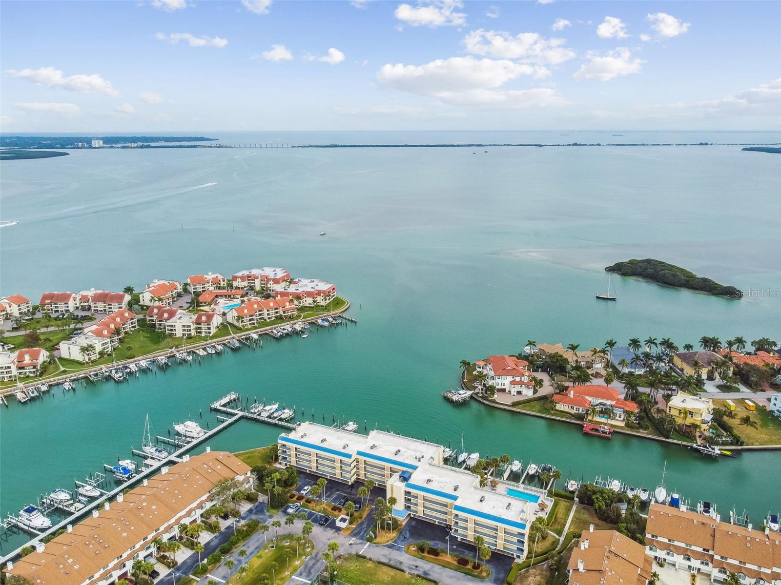Listing photo id 59 for 363 Pinellas Bayway S 54