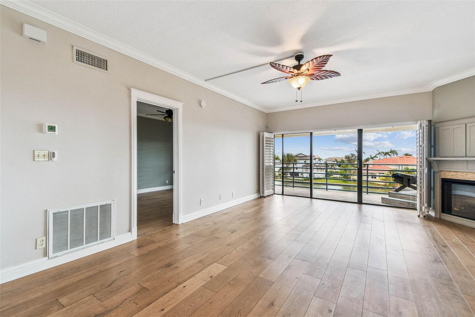 Listing photo id 7 for 363 Pinellas Bayway S 54