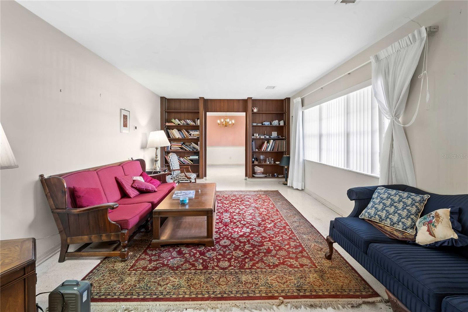 Listing photo id 8 for 603 Jacqueline Drive