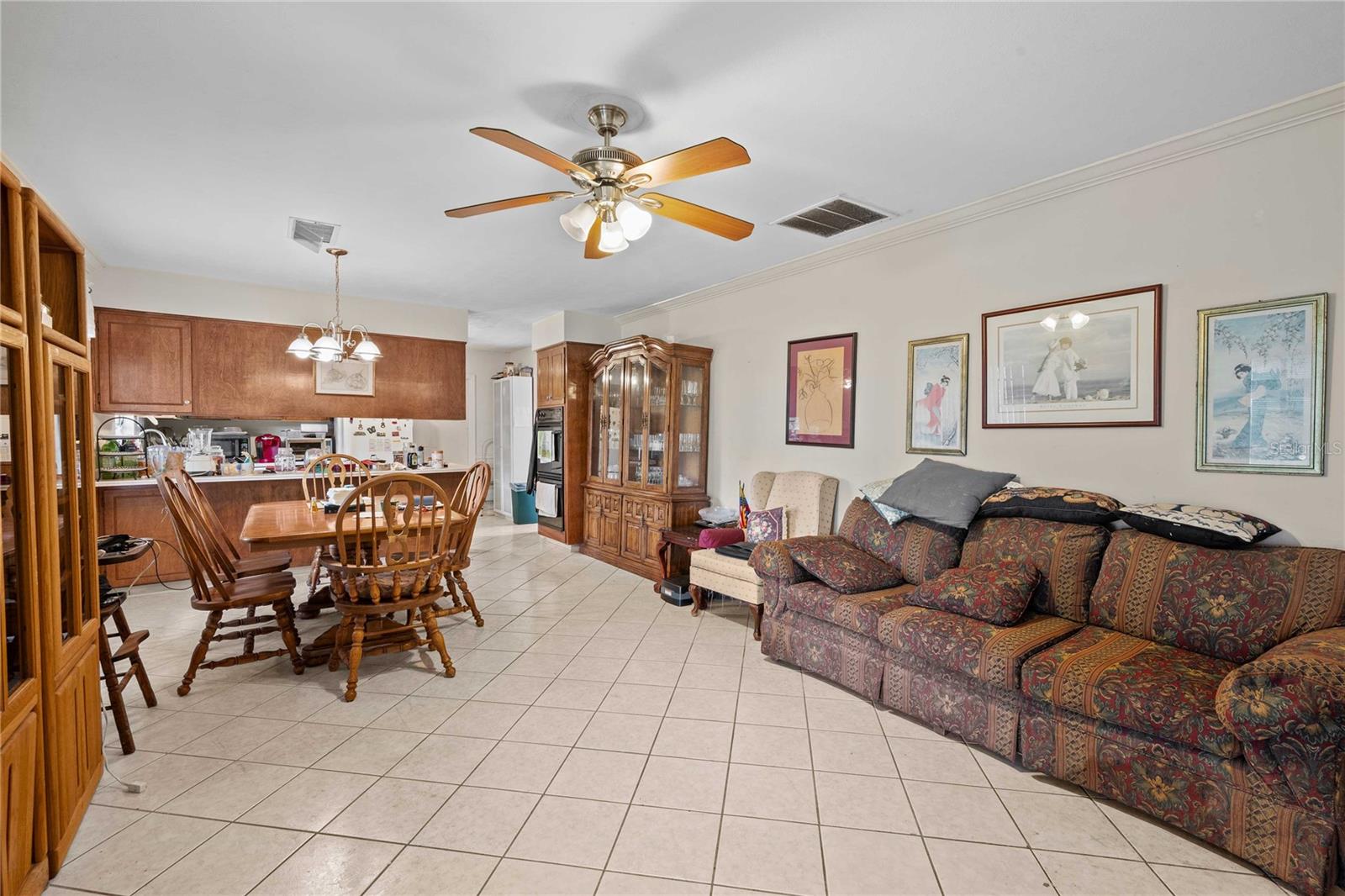 Listing photo id 15 for 603 Jacqueline Drive