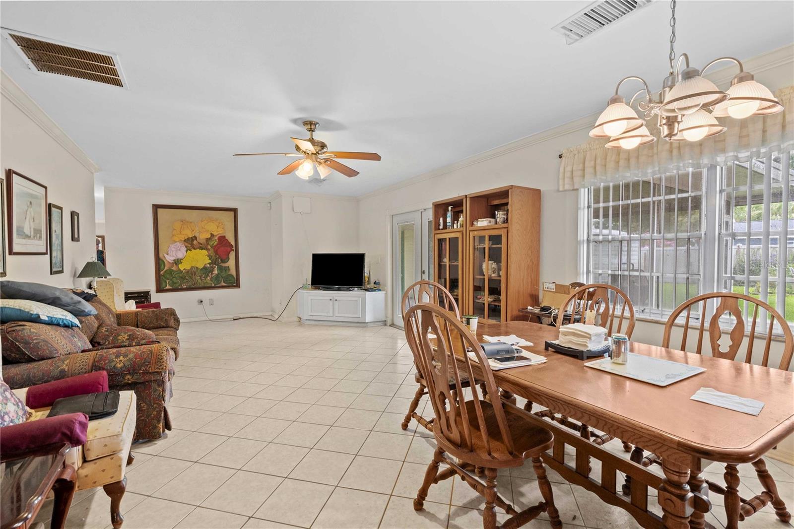 Listing photo id 16 for 603 Jacqueline Drive