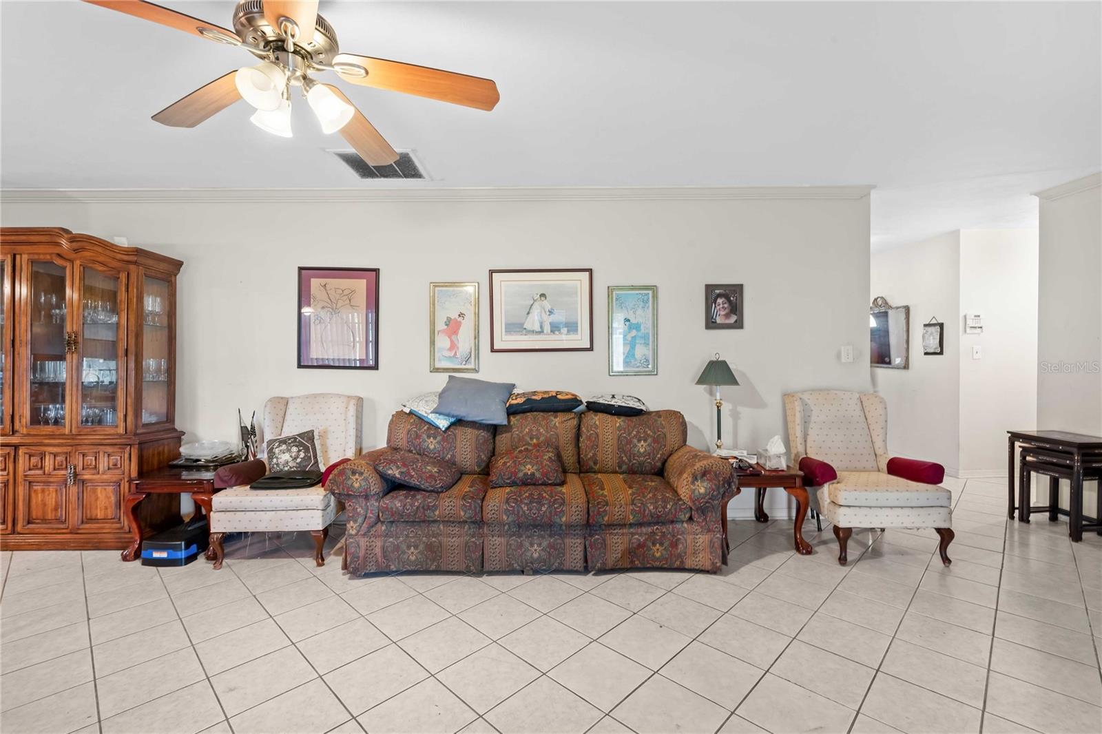 Listing photo id 17 for 603 Jacqueline Drive