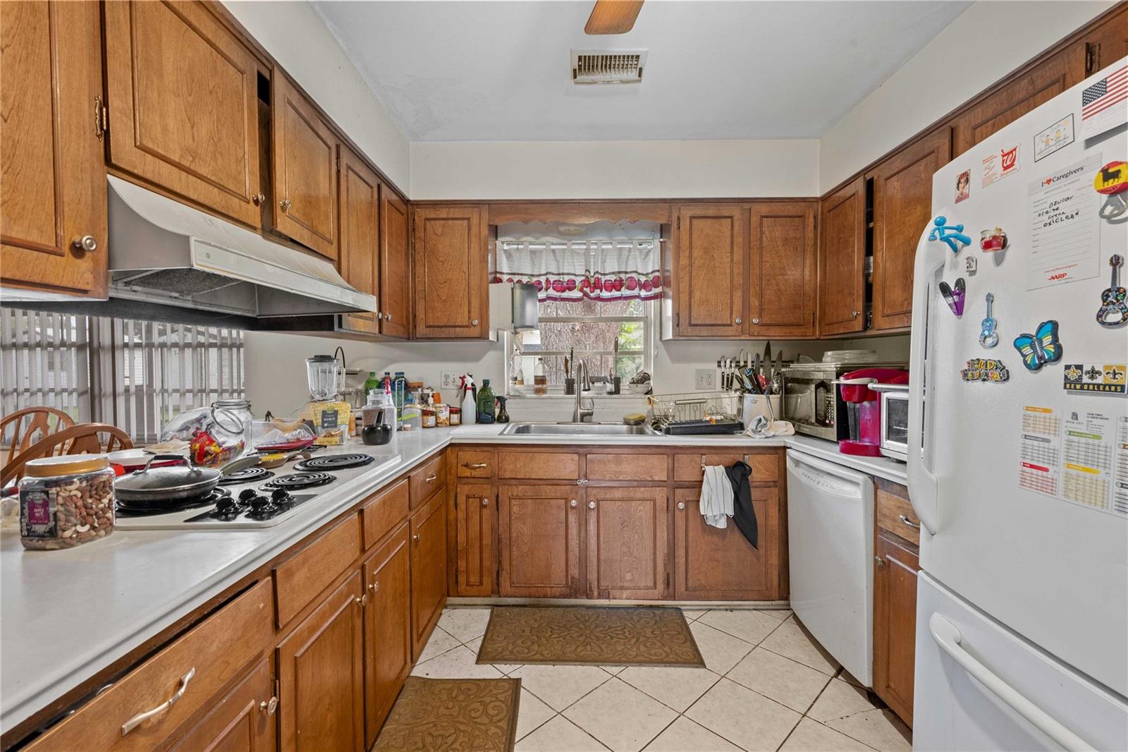 Listing photo id 18 for 603 Jacqueline Drive