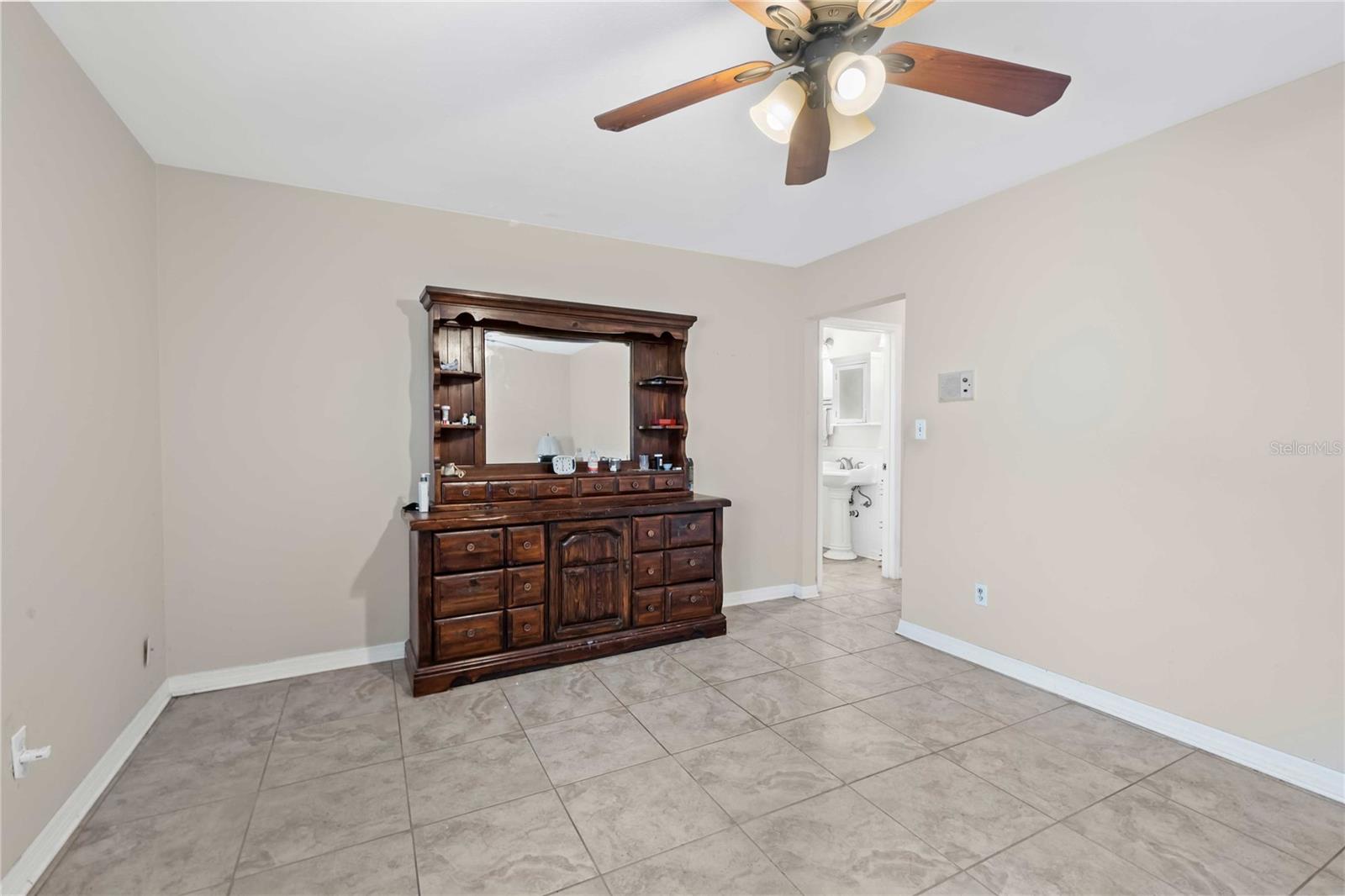 Listing photo id 30 for 603 Jacqueline Drive