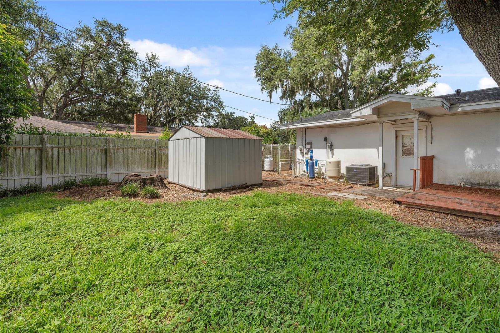 Listing photo id 35 for 603 Jacqueline Drive