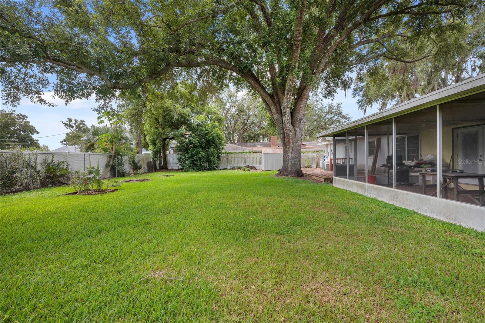 Listing photo id 37 for 603 Jacqueline Drive