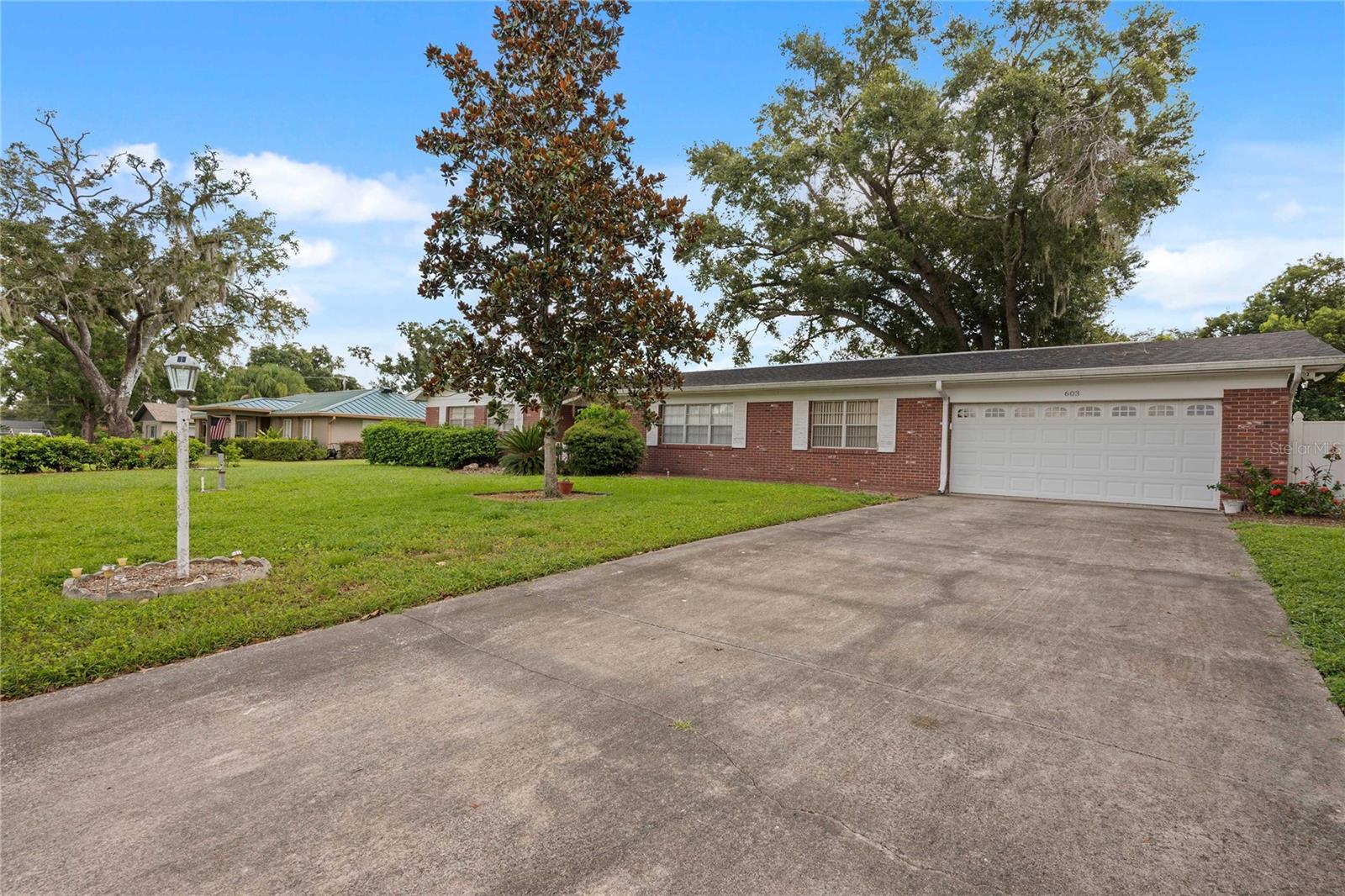 Listing photo id 2 for 603 Jacqueline Drive