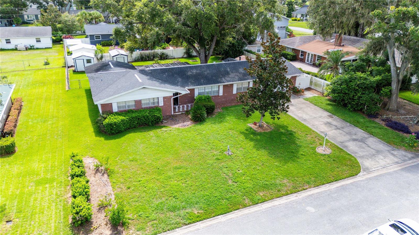 Listing photo id 5 for 603 Jacqueline Drive