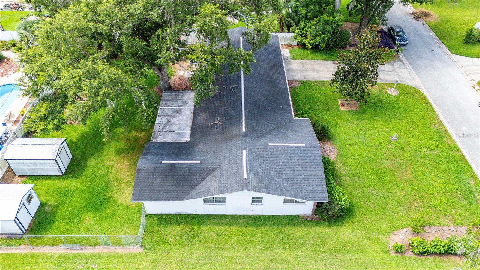 Listing photo id 7 for 603 Jacqueline Drive